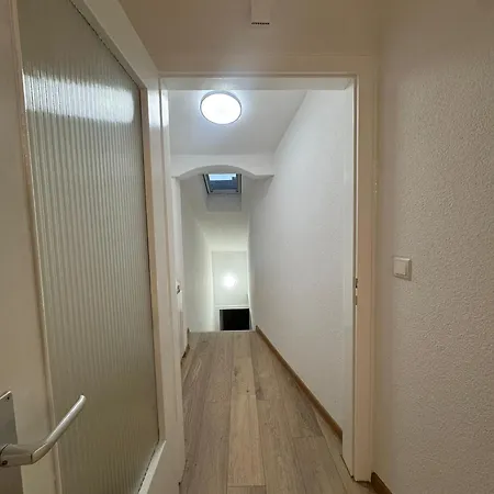 Apartman Elvira 2 *